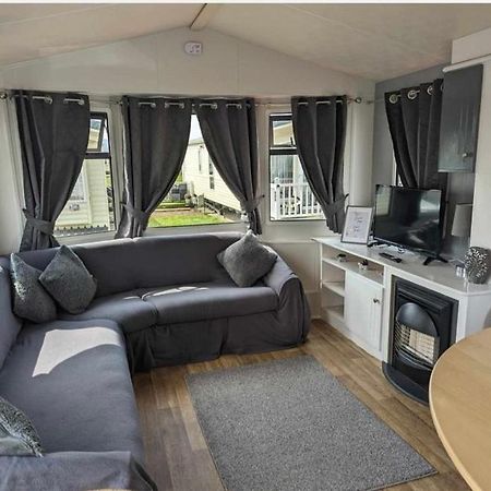 The Winchester Golden Gate Towyn Kinmel Bay ภายนอก รูปภาพ